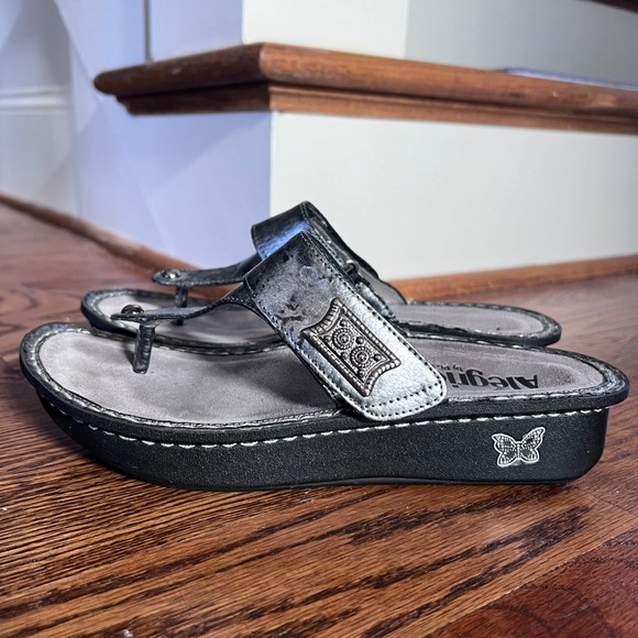 Alegria Carina Pewter Metallic Leather Thong Sandals CAR-621 Womens 39 US 9 - Picture 5 of 16
